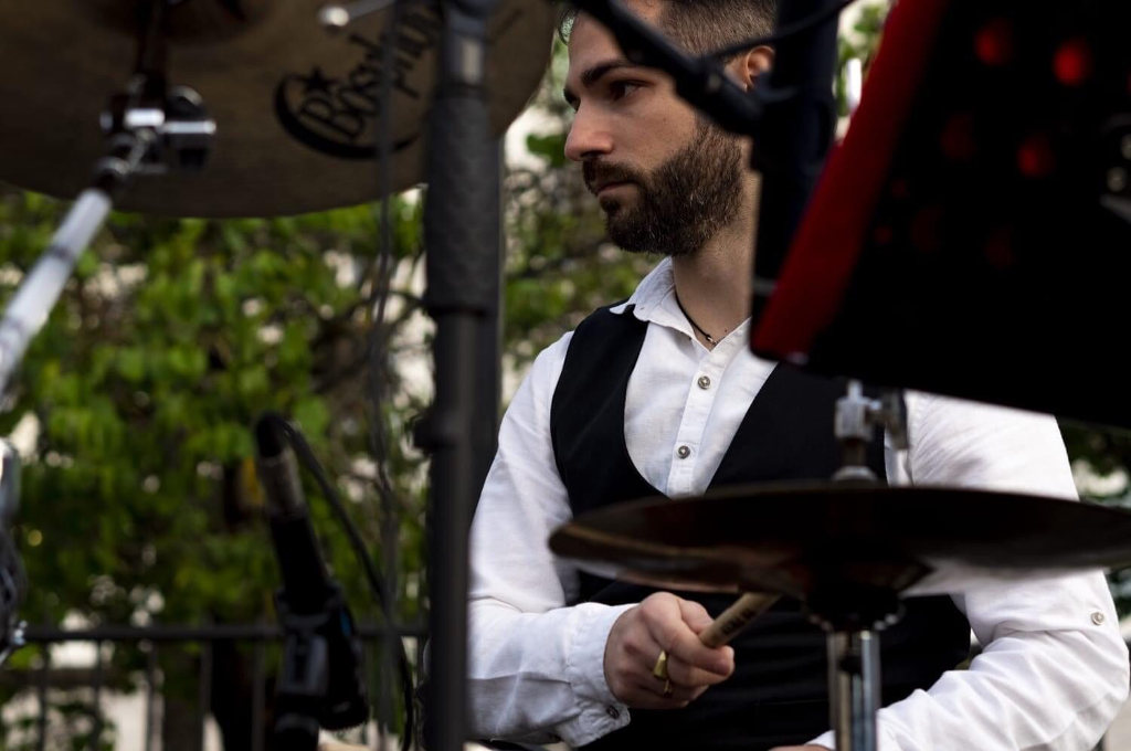 Giorgio Erdas durante un concerto a Cagliari